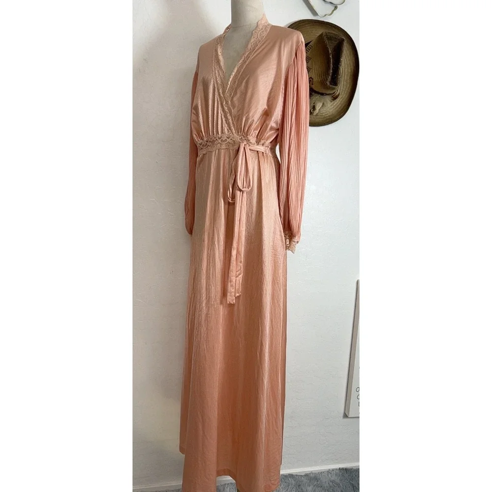 Vtg 70s Miss Elaine Pink Liquid Satin Plisse Maxi Wrap Robe Peignoir Lace Sz L